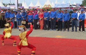 Bupati Pessel Ajak Masyarakat Ramah Pada Pengujung Festival Langkisau