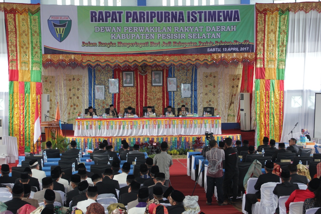 Rapat Paripurna Istimewa DPRD Kabupaten Pessel dalam rangka memperingati hari jadiv Kabupaten Pessel ke-69 (Istimewa)