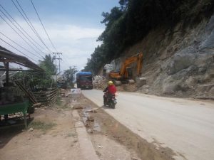 Pelaksanaan Proyek Jalan Nasional Di Pessel, Mengancam Keselamatan Pengendara