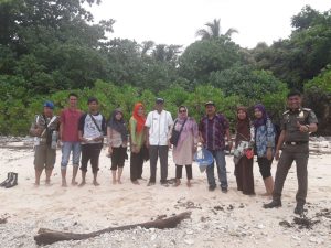 Tumpahan Minyak CPO di Pelabuhan Teluk Bayur Itu, Telah Cemari Beberapa Pulau di Kabupaten Pesisir Selatan