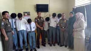 Bolos Saat Jam Sekolah, Enam Pelajar di Cokok Pol PP