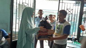 Rayakan Ulang Tahun, Lisda Hendrajoni Sambangi Warga Binaan dan Anak Yatim Piatu