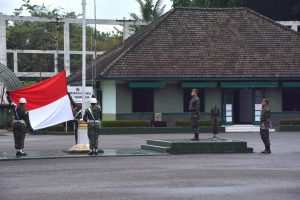 Korem 032/Wirabraja Melaksanakan Upacara Bendera Minggu Militer  Akhir April 2018