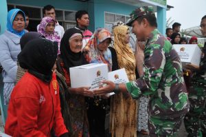 KOREM 032/Wbr Gelar Bakti Sosial Pengobatan Massal di Pasar Bukit Sileh