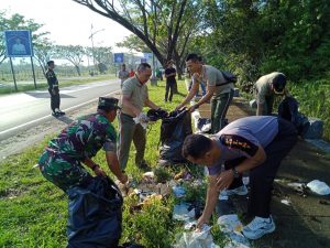 KARYA BAKTI LIBATKAN TNI, POLRI SERTA MASYARAKAT