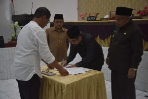 DPRD SAWAHLUNTO SETUJUI RANPERDA LPJP APBD 2017 DENGAN BERBAGAI CATATAN