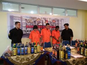 Polda Sumbar Ciduk Peracik dan Pengedar Minuman Beralkohol