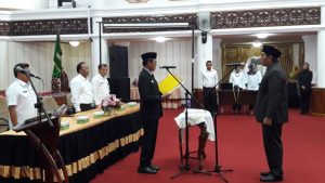 Wadarusmen Dilantik Jadi Kadis Arsip dan Perpustakaan Sumbar