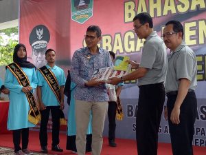 Gubernur Irwan Prayitno : Pakai Bahasa Indonesia di Ruang Publik