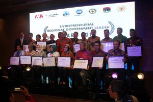Ramlan Nurmatias Dianugerahi Walikota Enterpreneur Award 2018