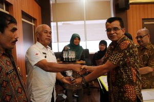 Kelurahan Manggis Ganting dan Lurah M.Nur pemenang Kelurahan Berprestasi dan Kompetensi Lurah Tahun 2018   