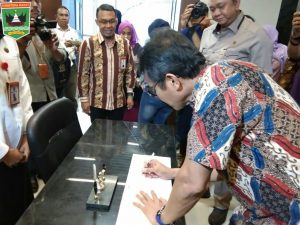 Gubernur Sumbar Resmi Pemakaian Gedung DPRD Sumbar