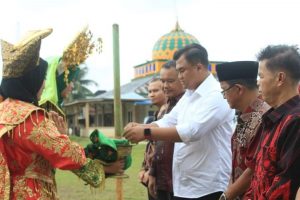 Bupati Sutan Riska Buka Rapat Anggota Tahunan KSU Mentari