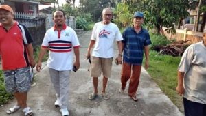 Anggota DPRD Padang Muharlion Tinjau Kondisi Jalan Di Lubuk Buaya, Koto Tangah