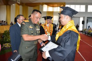 Di Unmer Malang, Mayjen TNI Wisnoe Minta Mahasiswa Tingkatkan Prestasi