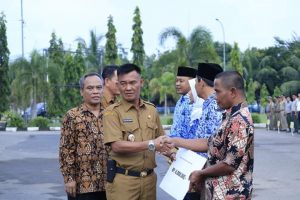 Lima Pembudidaya Ikan Kecil Terima Asuransi