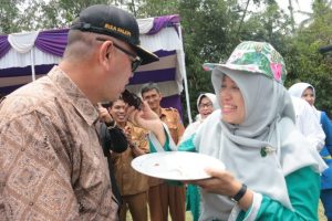 Peringatan Hari Kartini, Ny. Henny Riza Falepi : Mejadi Pahlawan Tak Harus Tapil Didepan