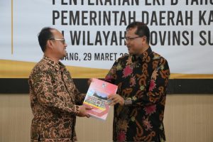 Serahkan Laporan LKPD 2018, Irfendi Arbi Berharap Limapuluh Kota Raih WTP Lagi