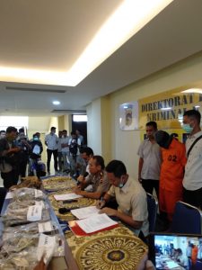 Diskrimsus Polda Sumbar, Grebek Toko Barang Antik Penjual Offset Harimau