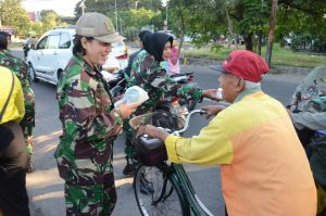 Srikandi Kowad Korem Bhaskara Jaya Bikin Geger Jalanan Frontage Surabaya-Sidoarjo