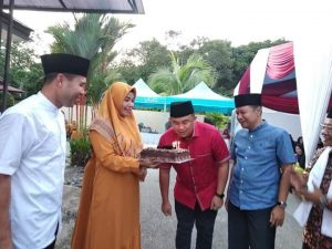 Buka Puasa Bersama Kapolres, Bupati Sutan Riska dapat Surprise