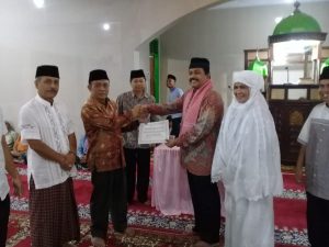 Tim Safari Ramadhan, DPRD Sumbar Berikan Bantuan Mesjid Al Amin Jorong Piliang 