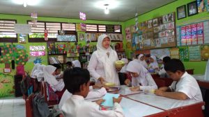 Lomba Bedah Kelas; Cara SD ini Bangkitkan Sumbangsih Masyarakat pada Sekolah