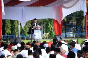 Bupati dan Wabup Dharmasraya Shalat Idul Fitri Bersama Masyarakat