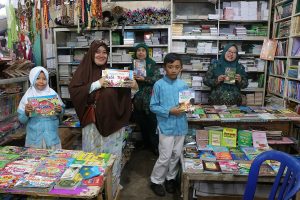 Kumpulkan Koin, Siswa SDN 020 Balteng Buatkan Pipa Baca dan Belikan Buku untuk Sekolah