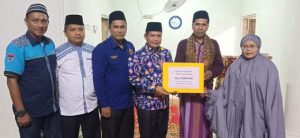 Kunjungan Safari Ramadhan DPRD Kota Padang Serahkan Bantuan Mushalla Jamiatul Muslimin