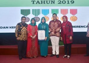 Dewi Sutan Riska Raih Penghargaan Nasional Manggala Karya Kencana