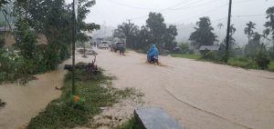 Drainase Tersumbat, Banjir Mengancam Jalan Nasional dan Pemukiman Warga di Pessel