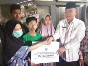 Wagub Sumbar Bantu “Ibu Halfiyet” Penderita Tumor Ganas Maxilla