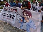 Masyarakat Peduli KPK Demo Dukung Revisi UU KPK ke DPRD Sumbar