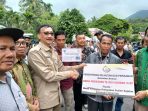 Bupati Hendrajoni Serahkan Bantuan Alsintan Senilai Rp 6,1 Milyar