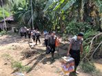 Polres SolSel Berikan Bantuan Warga Terisolir Pasca Banjir Bandang