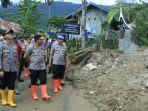 Baru Menjabat Di Polda Sumbar, Irjen Pol Drs. Toni Harmanto. M.H. Turun Langsung ke Lokasi Banjir Bandang
