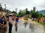 Batang Tarusan Meluap, Pengendara Lintas Padang-Painan Terjebak Macet