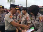 28 Personel Ulang Tahun Januari, Kapolres Kobar Beri Hadiah