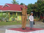 Bupati Hendrajoni Jadi Inspektur Upacara di SMKN 1 Painan, Kejujuran Kunci Kesuksesan di Masa Depan