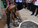 Kepala Bapenda Letakkan Batu Pertama Pembangunan Masjid Babul ‘Ilmi SMAN 13 Padang
