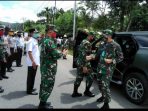 Peduli Covid-19, Danrem 032 Wirabraja Berikan Bingkisan Di Posko Chek Point Perbatasan Sumbar- Riau