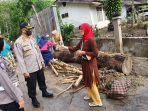 Pasca Banjir Bandang Di Paya Tumpi, Dirlantas Polda Aceh Bantu Bersihkan Rumah Warga