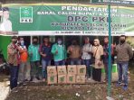 Ketua DPC PKB Solok Selatan Serahkan 200 Paket Sembako Kepada Wartawan