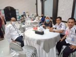 Mempererat Rasa Kekeluargaan, Ketua DPRD Sumbar Buka Puasa Bersama Staf dan Seniman
