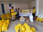 Anggota DPR RI Darul Siska Serahkan 1.500 Paket Sembako Untuk 7 Kecamatan