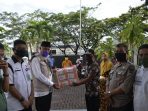 Wako Mahyeldi Bagikan 245 Ribu Masker Kepada Warga dan Disabilitas