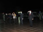 Gubernur dan Wakil Gubernur Hadiri Upacara Apel Kehormatan dan Renungan Suci di Taman Makam Pahlawan