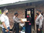 Polsek Padang Gantiang Laksanakan Sosialisasi Protokol Kesehatan, dan Bagikan Sembako pada Keluarga Kurang Mampu