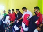 DPC PDI-P Garut Wakafkan Al-Qur’an, Santuni Anak Yatim dan Guru Ngaji di Madrasah Diniyah Al Hidayah